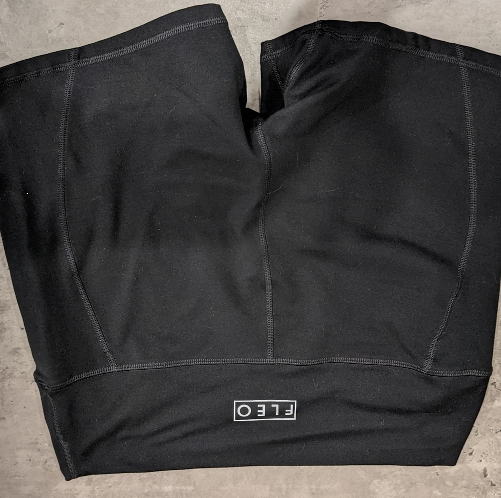 FLEO True High Contour shorts, size XL, black